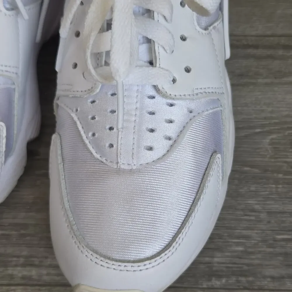 B2 Nike Air Huarache Triple White Women's US 7 Running Shoes (DD1068-102)